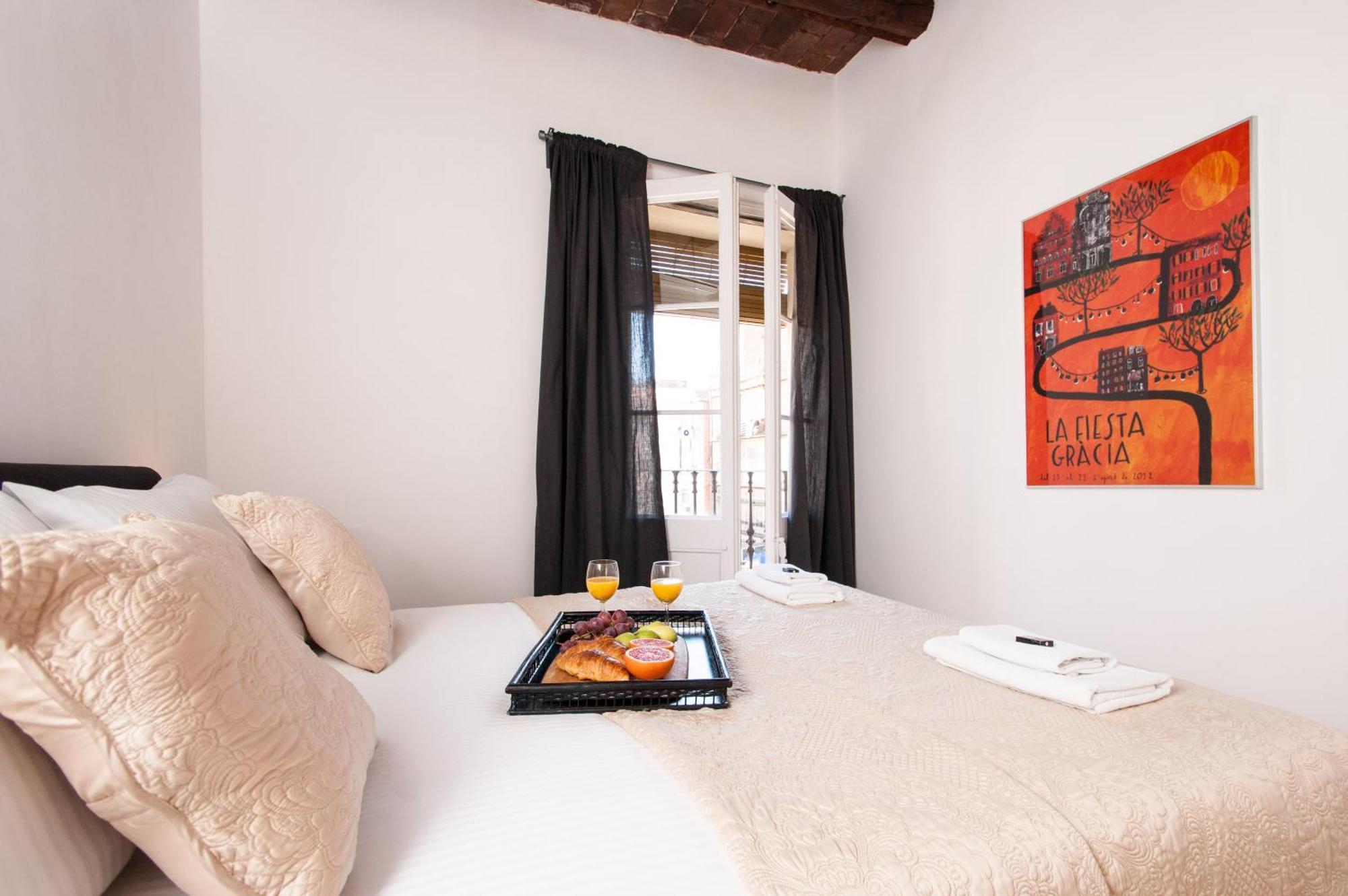 Short Stay Group Gracia Serviced Apartments บาร์เซโลนา ภายนอก รูปภาพ