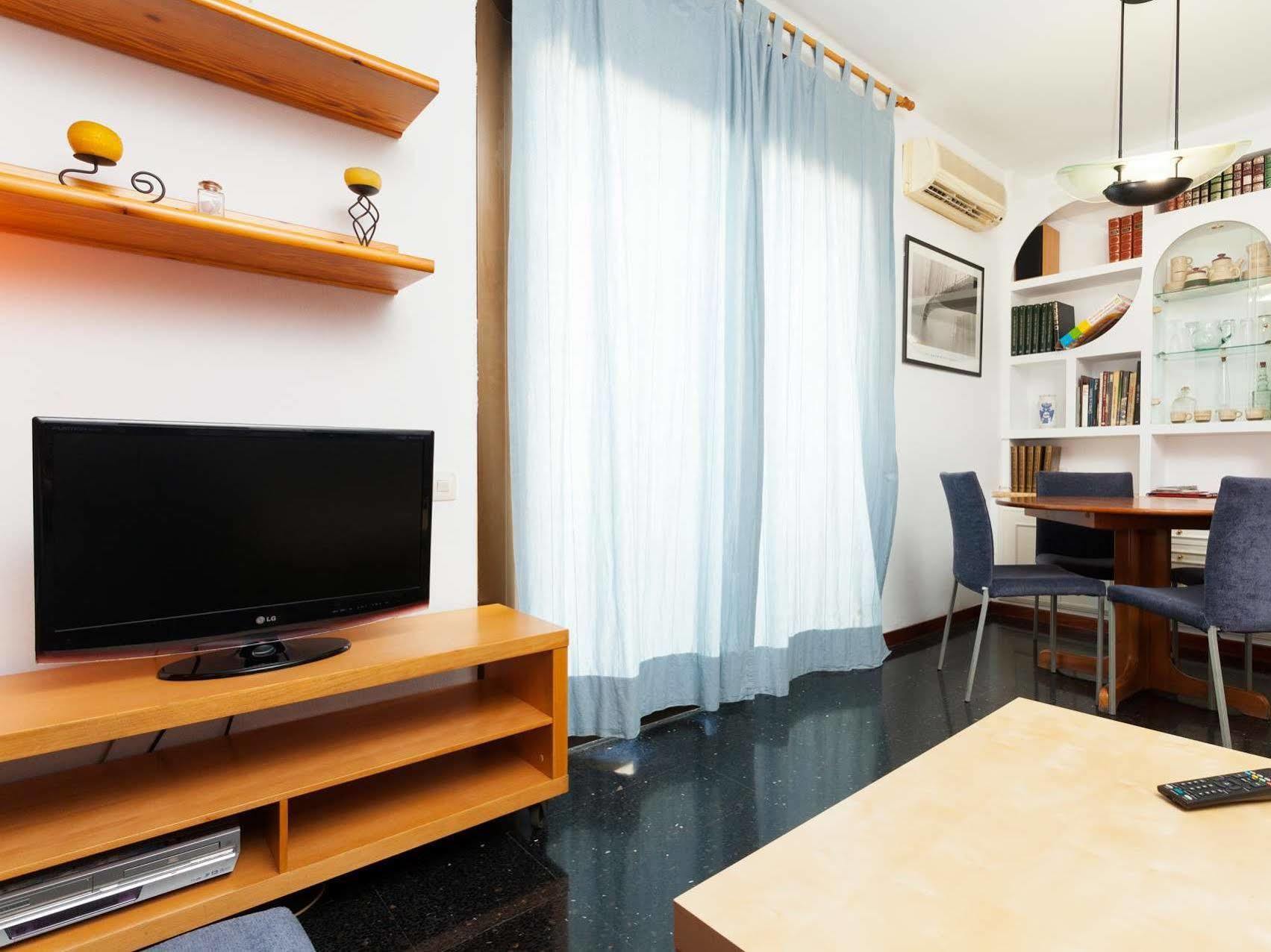 Short Stay Group Gracia Serviced Apartments บาร์เซโลนา ภายนอก รูปภาพ