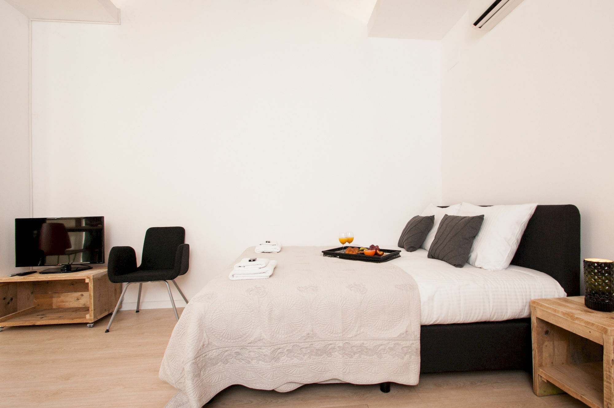 Short Stay Group Gracia Serviced Apartments บาร์เซโลนา ภายนอก รูปภาพ