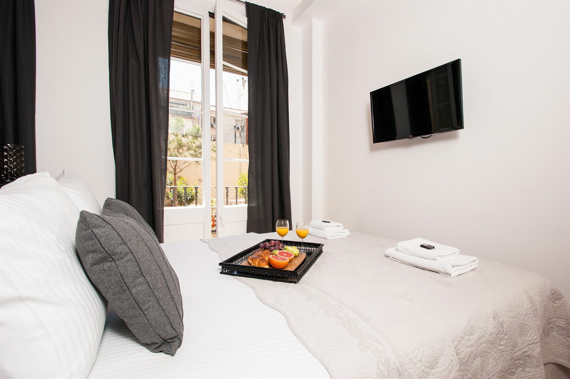 Short Stay Group Gracia Serviced Apartments บาร์เซโลนา ภายนอก รูปภาพ
